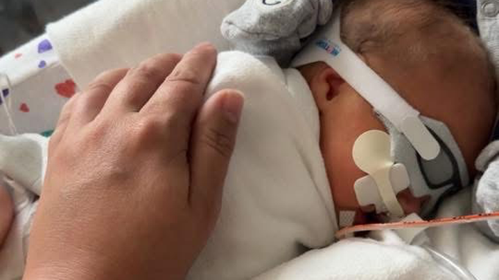Support Shelby and Justin as they spend time in NICU. campaign photo, 1 of 5
