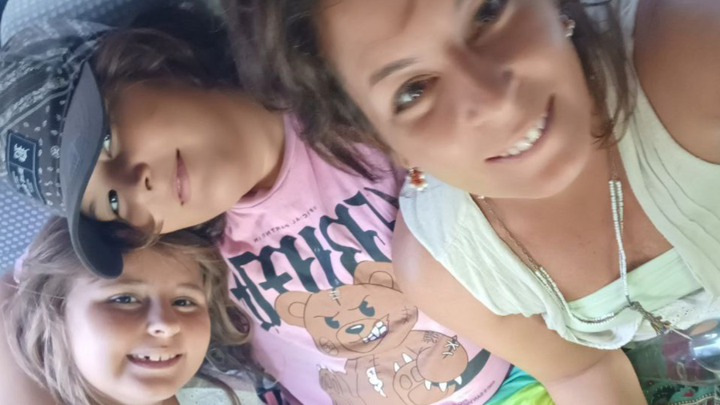 Julia hat alles verloren - ihr Zuhause und ihre Kinder campaign photo, 1 of 3