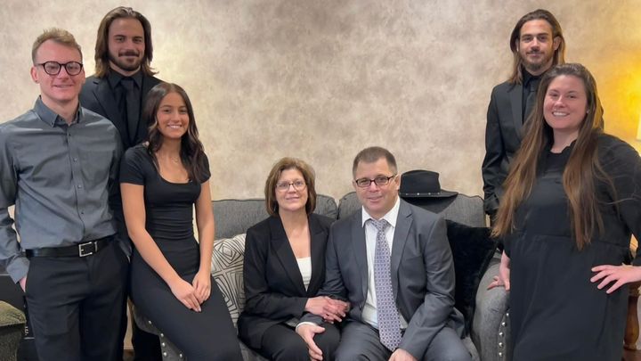 The family of Brad and Shelby Wiechart campaign photo, 1 of 8