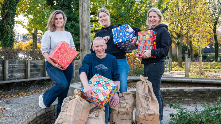 Foto van campagne Ieder kind verdient een cadeau van Sinterklaas, 1 van 2