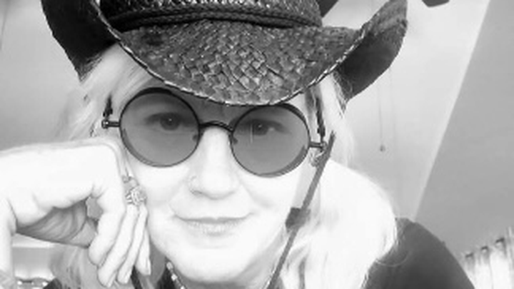 Joanne Manning: Help Us Give Her the Farwell She Deserves campaign photo, 1 of 3