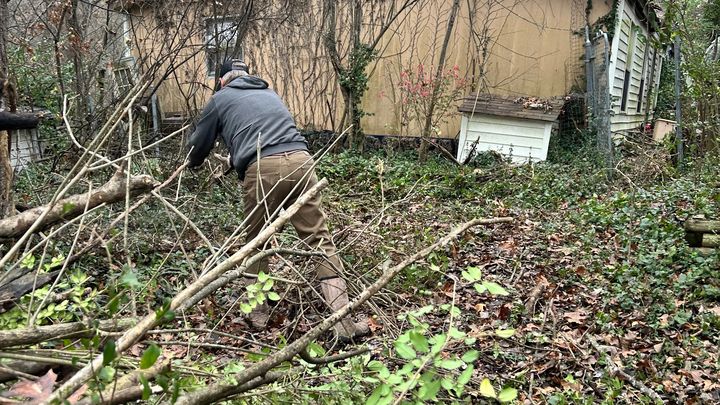 Help an Elderly Neighbor in need, that has no help or family campaign photo, 1 of 7