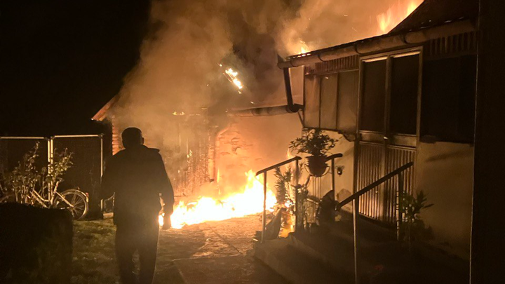 Ungarn - Hausbrand bei Nachbarn - House fire at neighbours campaign photo, 1 of 5