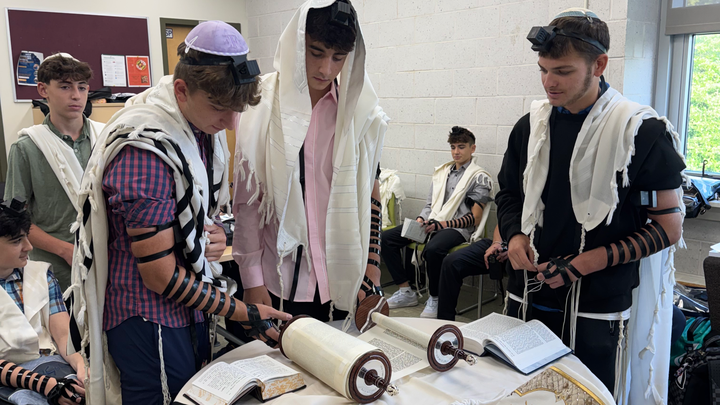 DRS Yeshiva High School Sfardi Minyan 2025 - 2026 campaign photo, 1 of 8