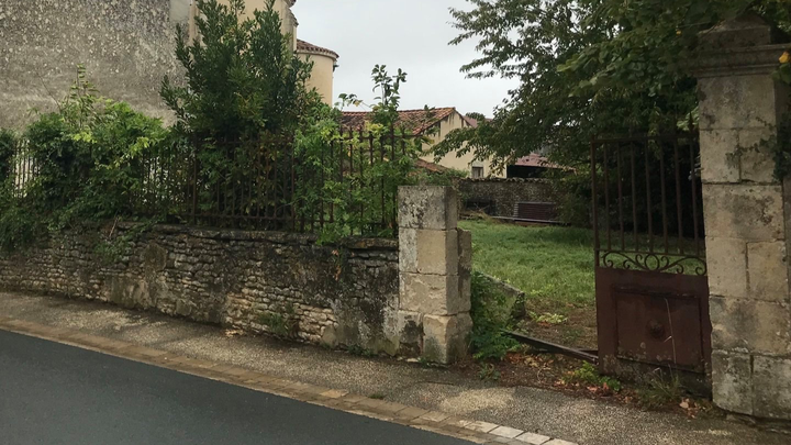 Repairing & Rebuilding the main gates and Stone pillars campaign photo, 1 of 4