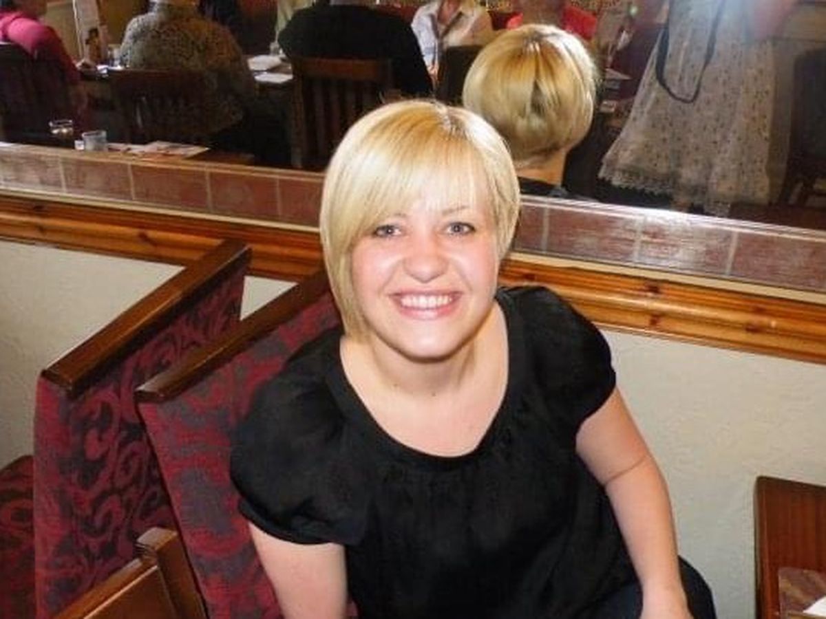 Please help us give our darling Lisa Price a decent sendoff campaign photo, 1 of 3