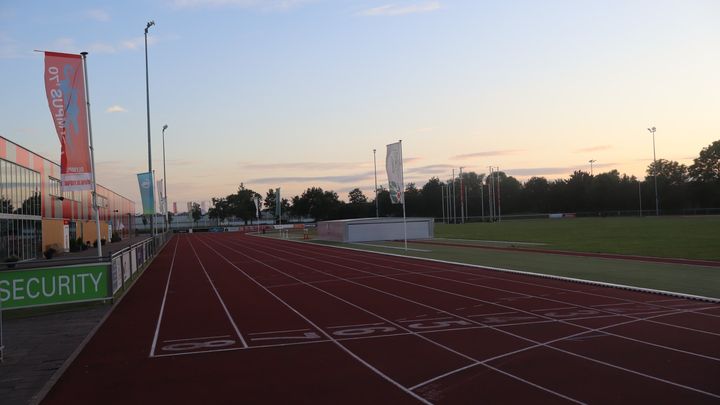 Help mee aan de renovatie van de atletiekbaan van Olympus 70