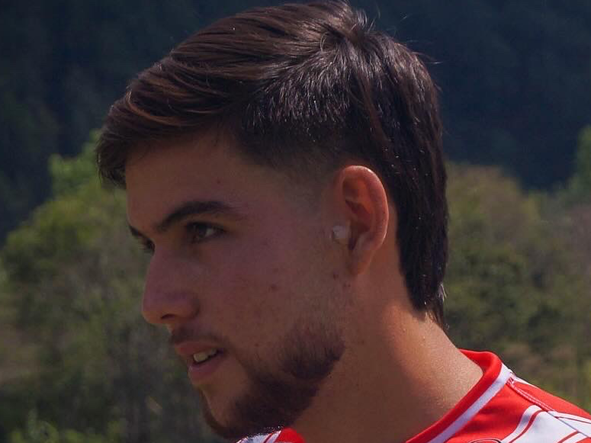 Ayuda a Enmanuel Caleb para volver a jugar campaign photo, 1 of 5
