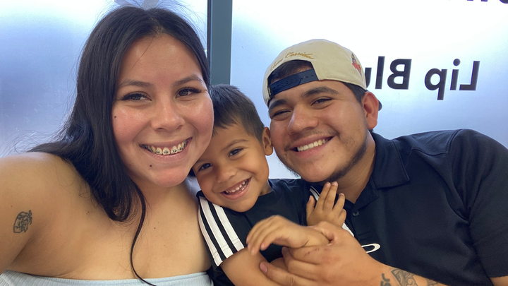 Ayuda a que nuestra familia esté junta de nuevo campaign photo, 1 of 7