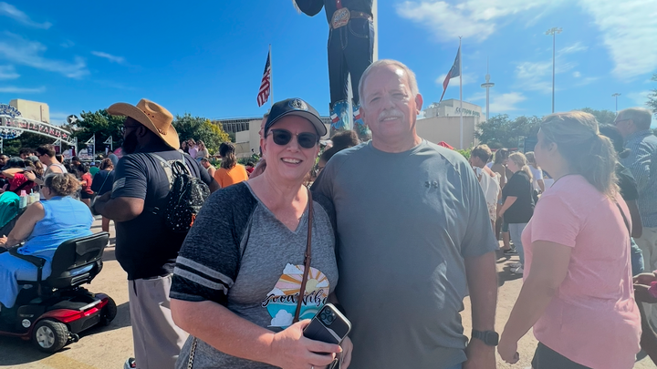 Support Mom and Dad campaign photo, 1 of 2