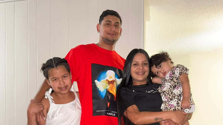 Support Yusnary's family in detention crisis campaign photo, 1 of 4