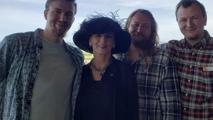 Please help this family reunite for a funeral. campaign photo, 1 of 2